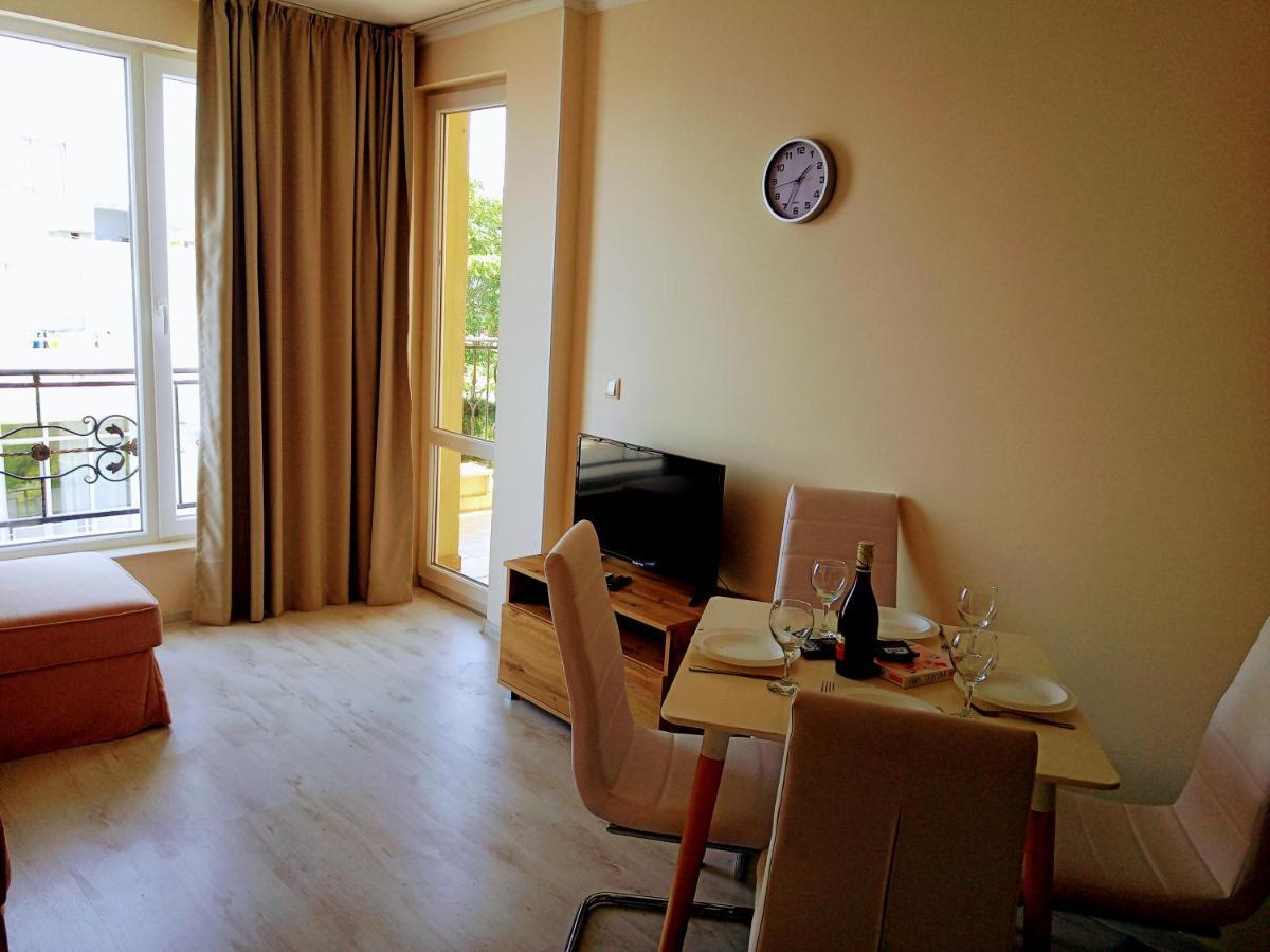 Private Apartament Sea View Sveti Vlas Apartment Bagian luar foto
