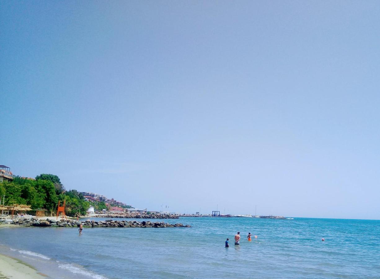 Private Apartament Sea View Sveti Vlas Apartment Bagian luar foto