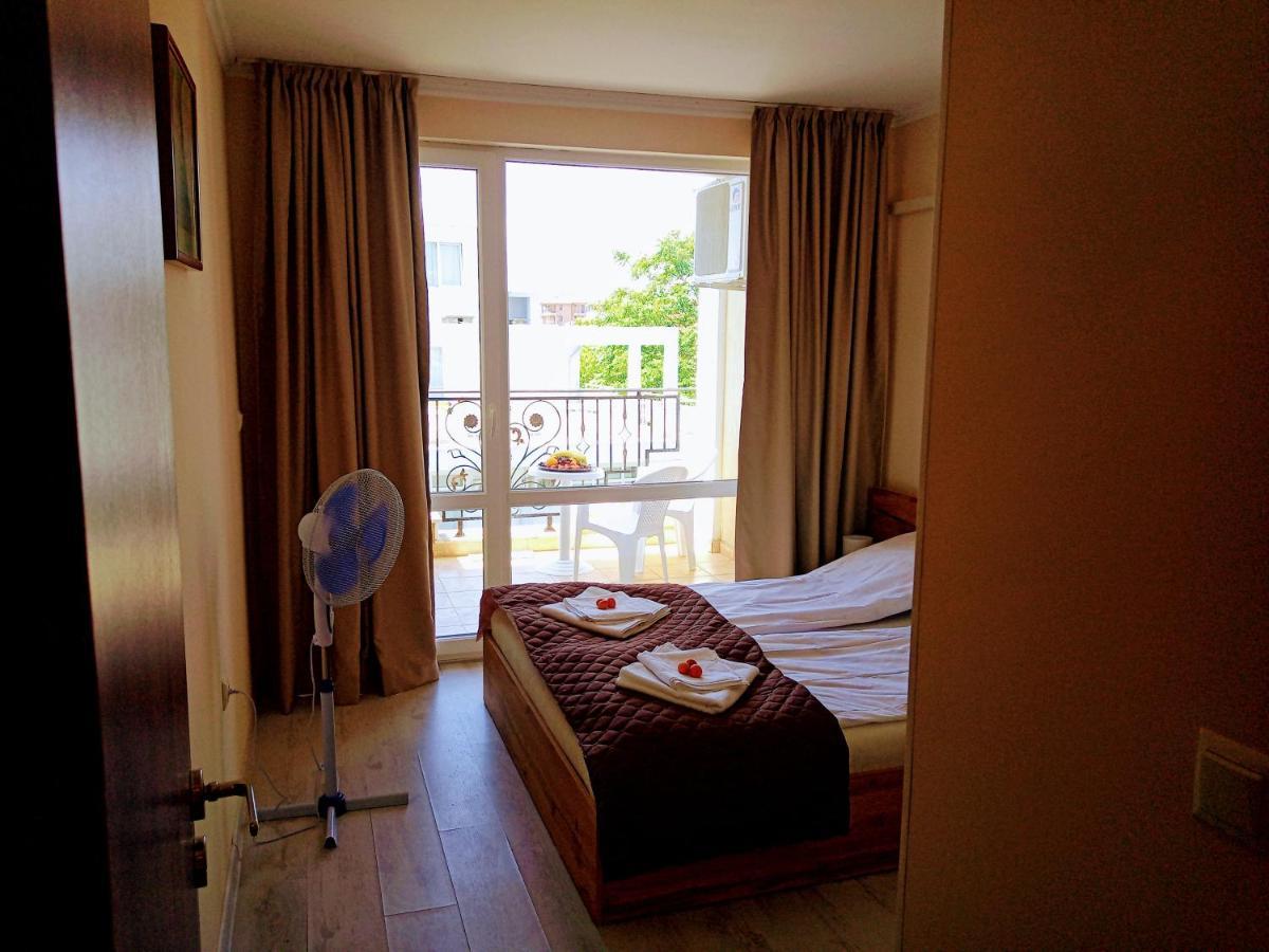 Private Apartament Sea View Sveti Vlas Apartment Bagian luar foto