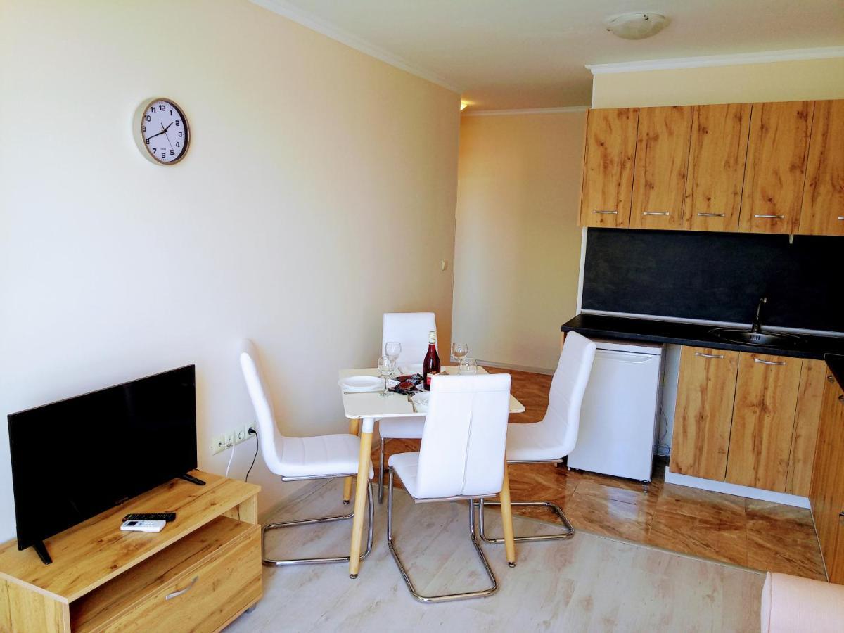 Private Apartament Sea View Sveti Vlas Apartment Bagian luar foto
