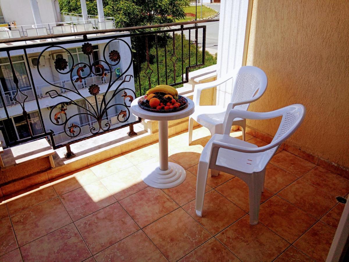 Private Apartament Sea View Sveti Vlas Apartment Bagian luar foto